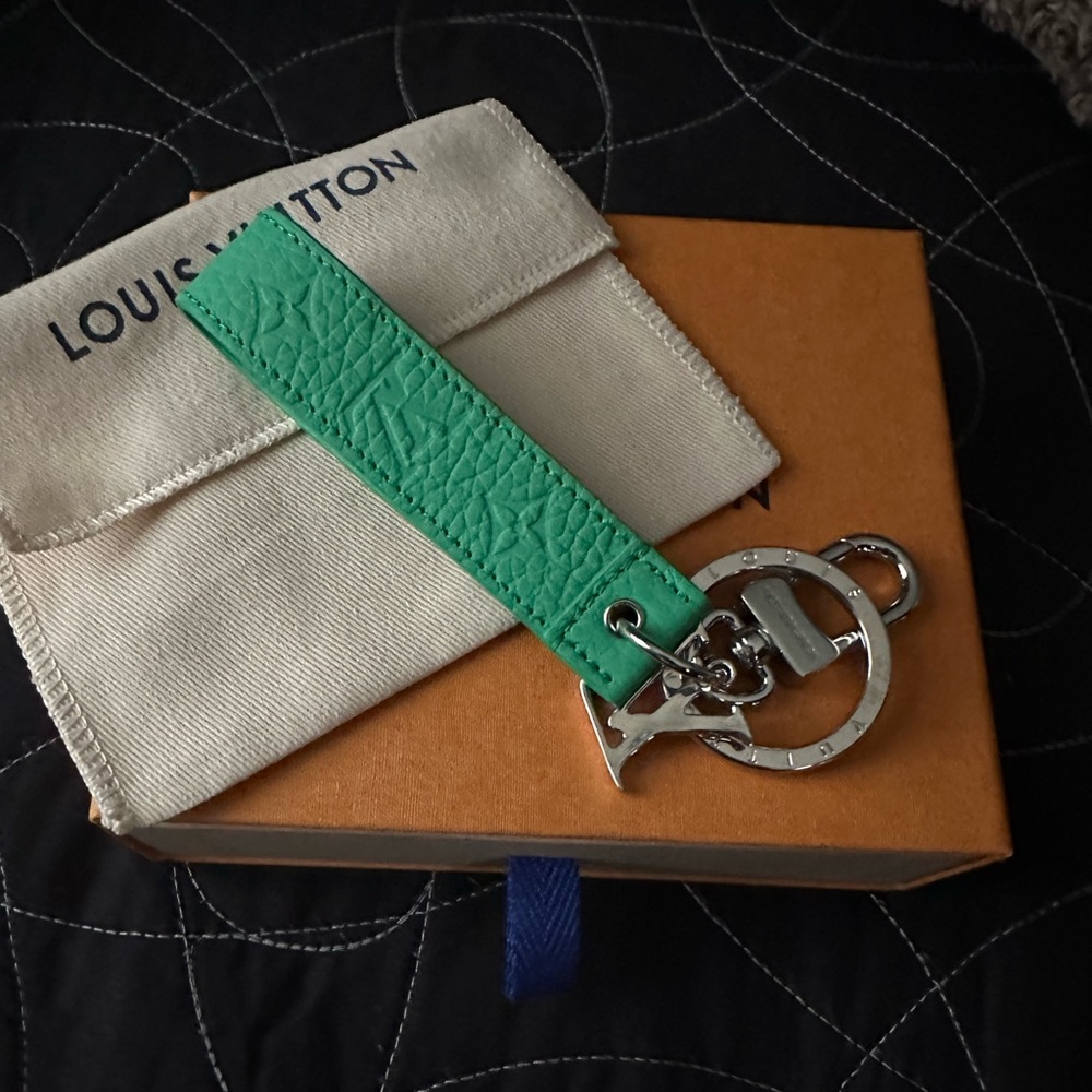 LV SHAPE DRAGONNE
